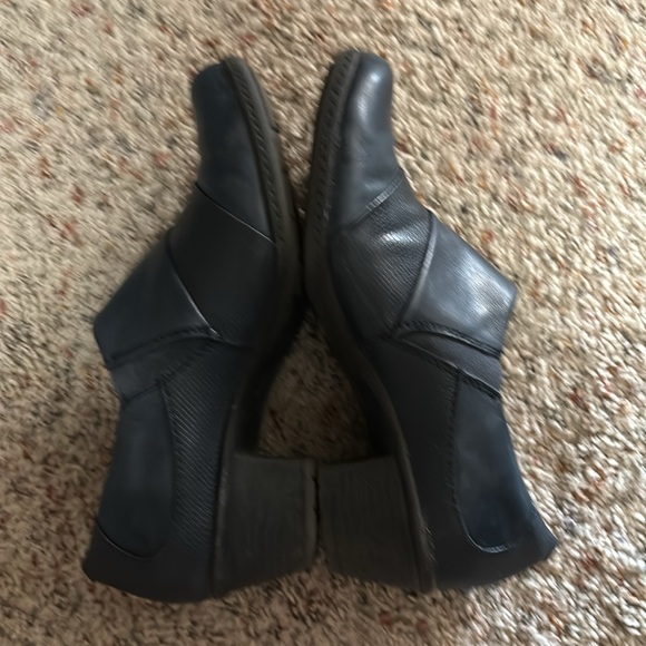 Navy blue earth origins shoes 7.5 - Picture 2 of 5